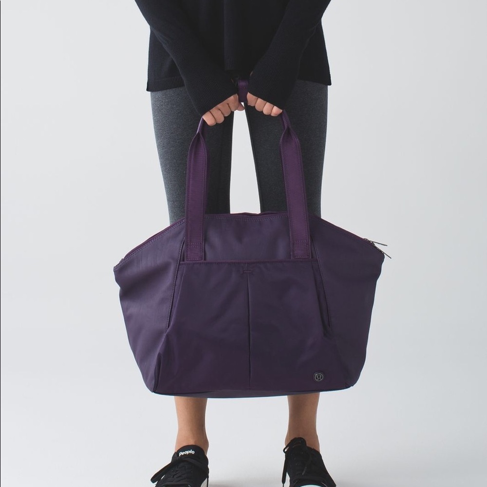 Lululemon Free To Be bag